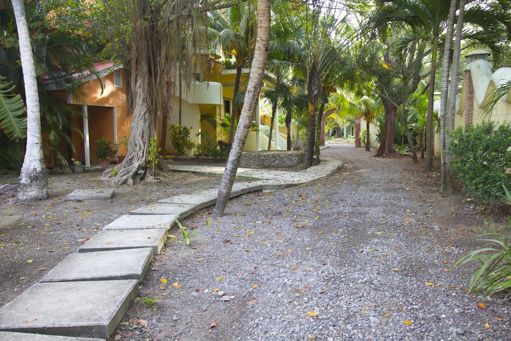 Sea Eye Hotel - Laguna Building Utila Exterior photo